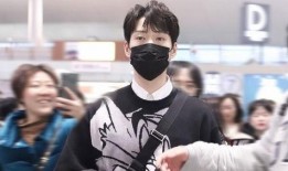 吃瓜情侣分手视频播放,吃瓜情侣分手视频播放量飙升，背后真相揭秘