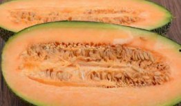 农村大哥吃哈密瓜,甜蜜滋味，幸福生活