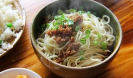 室友吃瓜面,揭秘校园生活趣味瞬间