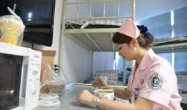 护士产科吃瓜,揭秘产房里的温馨瞬间