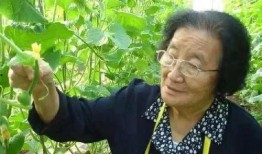 宝宝成长裸奔哥吃瓜,裸奔哥的吃瓜日常