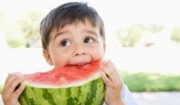 梦见卖瓜别人买吃说好甜,瓜甜人欢，卖瓜者的甜蜜启示