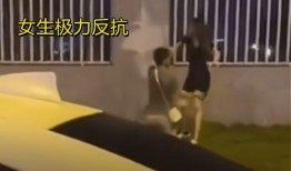 吃瓜女生挽留男生,吃瓜女生倾力挽留心动男生