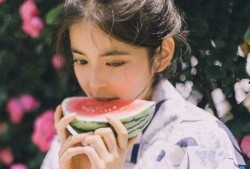 学生真人头像吃瓜,揭秘学生真人头像背后的秘密