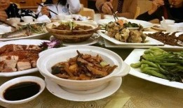 吃瓜人聚餐文案图片,共享欢乐时光——吃瓜人聚餐盛宴