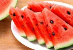 吃露天瓜的视频,共享露天瓜果时光