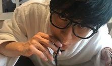 薛之谦吃瓜图片,娱乐圈风云再起