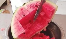 吃瓜吃出牙签,牙签见证美味瞬间