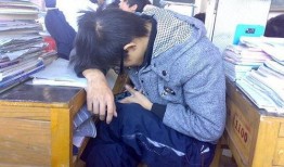 婴儿闹鬼吃瓜事件